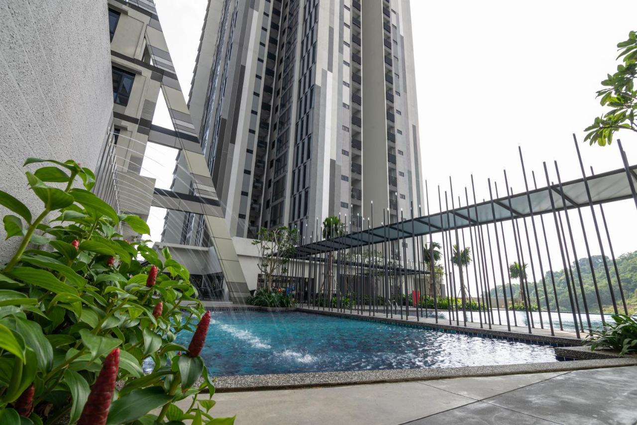 Ramada Meridin Johor Bahru Nusajaya  Exterior photo