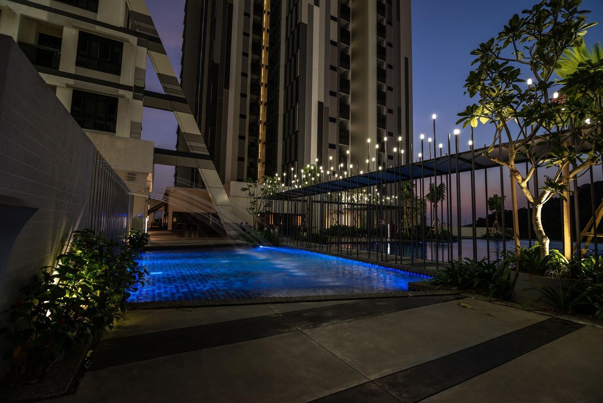 Ramada Meridin Johor Bahru Nusajaya  Exterior photo