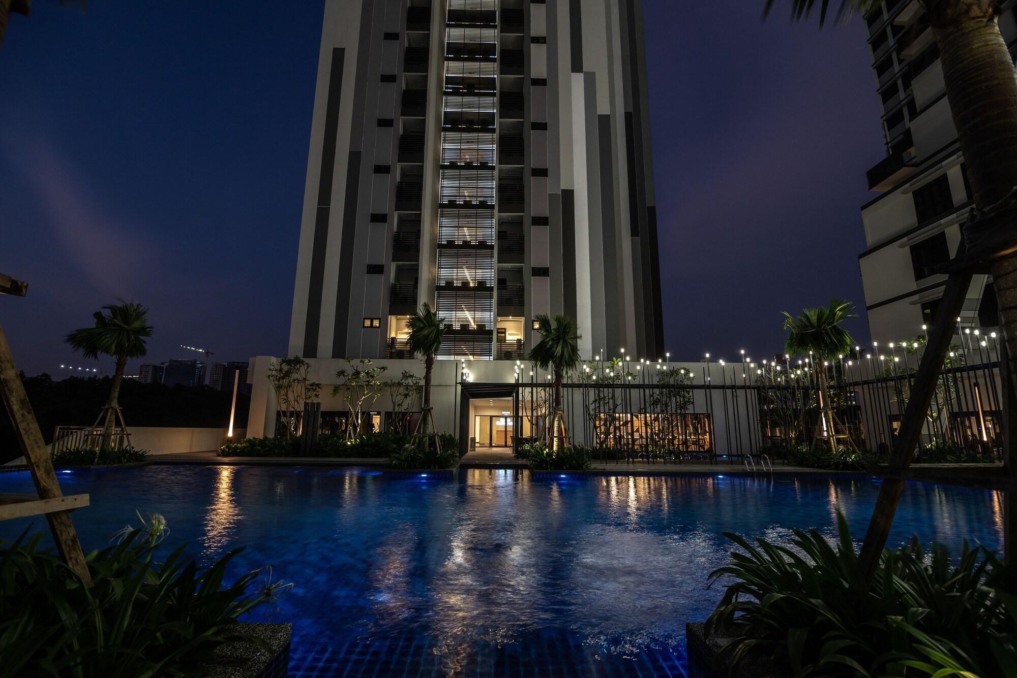 Ramada Meridin Johor Bahru Nusajaya  Exterior photo