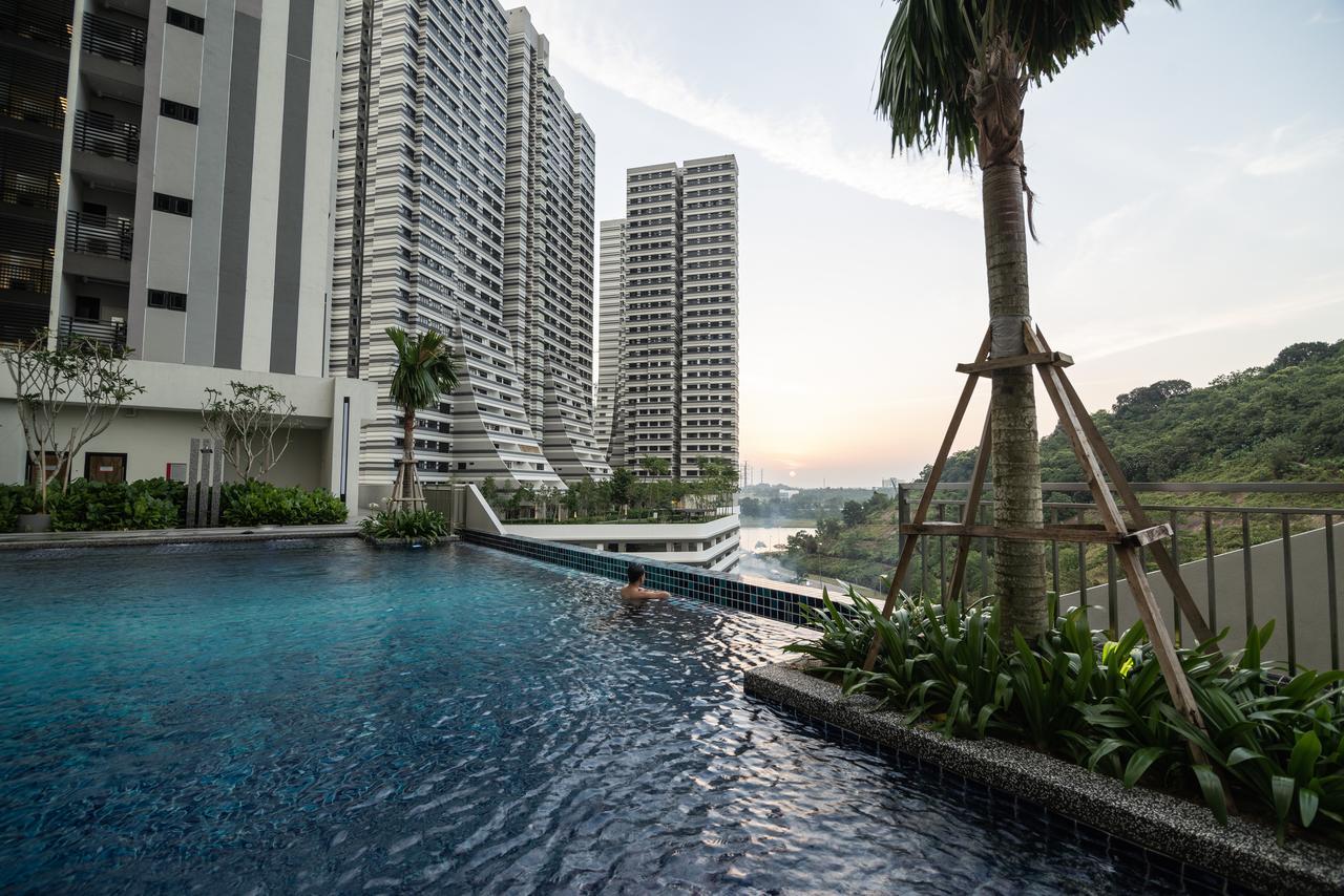Ramada Meridin Johor Bahru Nusajaya  Exterior photo